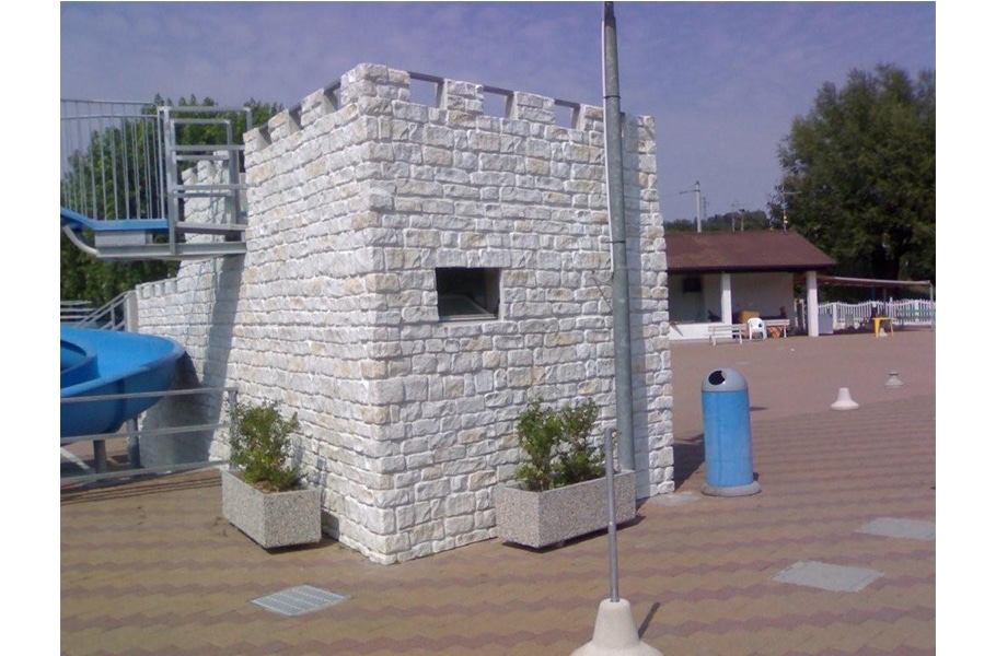 Parque de atracciones con Paneles de Piedra
