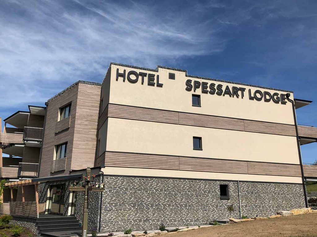 Paneles de Piedra en una Fachada de Hotel — stone-effect panels by PanelPiedra®