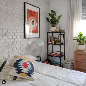 Placas de ladrillo blanco rústico viejo en una habitación