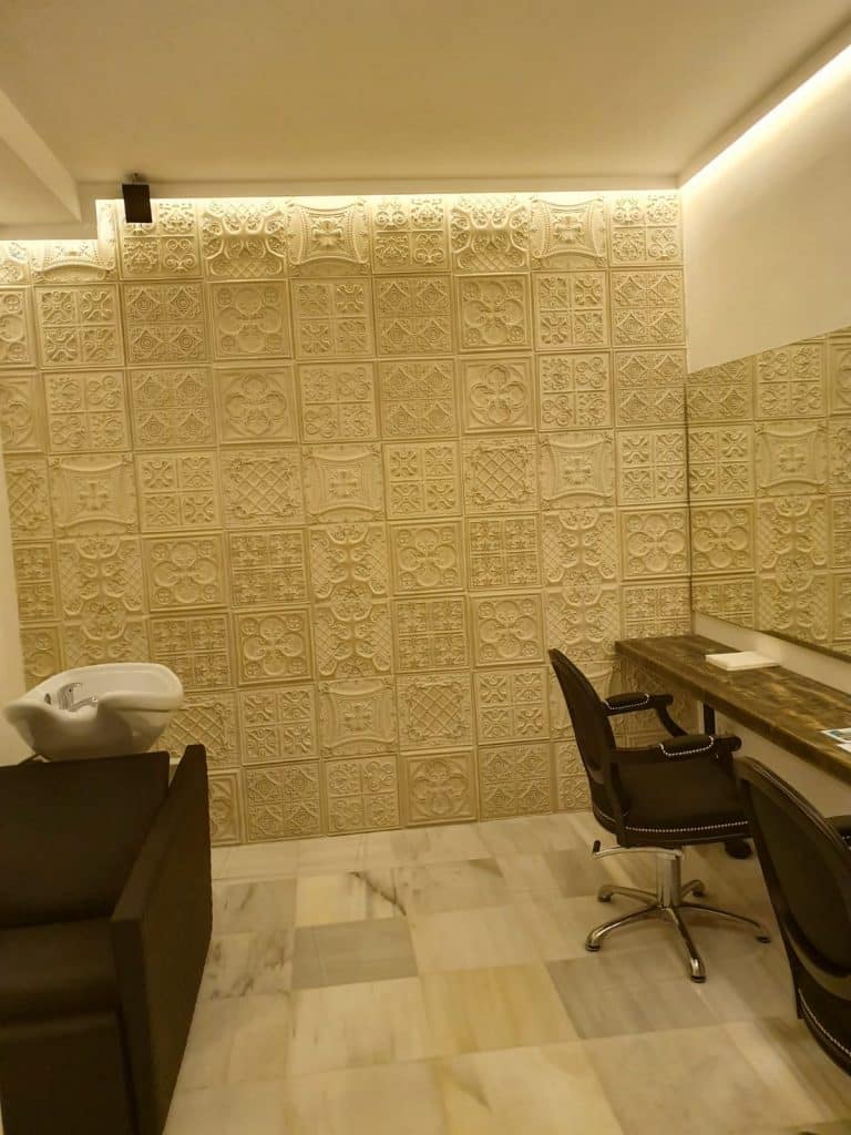 Peluquería con paneles decorativos Vintages — vintage panels by PanelPiedra®