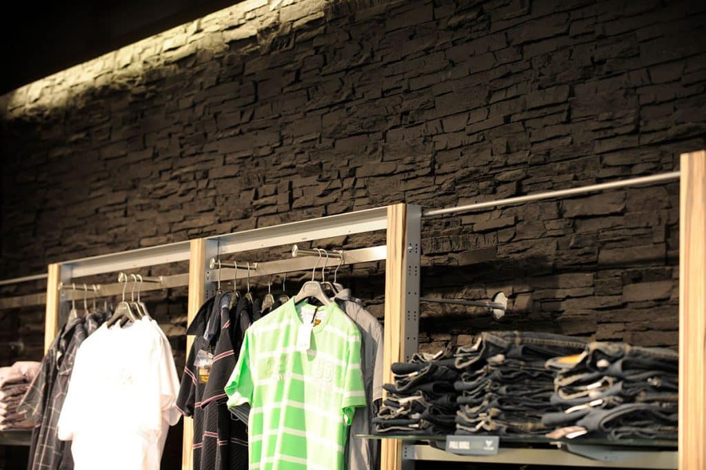 Tienda de Moda con Paneles Pizarra — stone-effect panels by PanelPiedra®