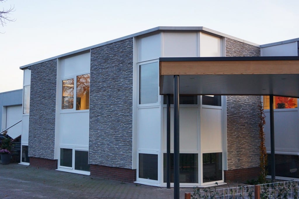 Fachada con Paneles de Piedra Pizarra — stone-effect panels by PanelPiedra®