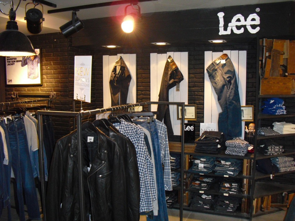Decorar una tienda vaquera con paneles imitación ladrillo — brick-effect panels by PanelPiedra®
