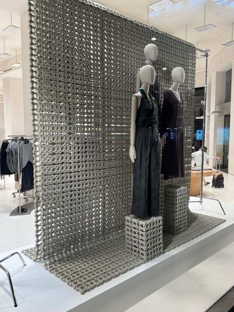 Projet sur mesure pour ZARA Claustra — panneaux décoratifs PanelPiedra®