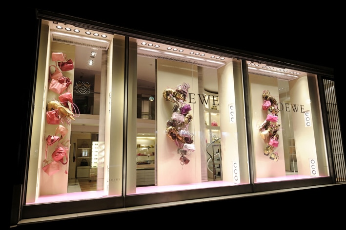 Proyecto a medida para LOEWE Primavera Toxic Prawn — paneles decorativos PanelPiedra®