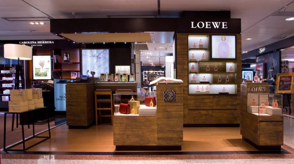 Proyecto a medida para LOEWE Perfumes — paneles decorativos PanelPiedra®