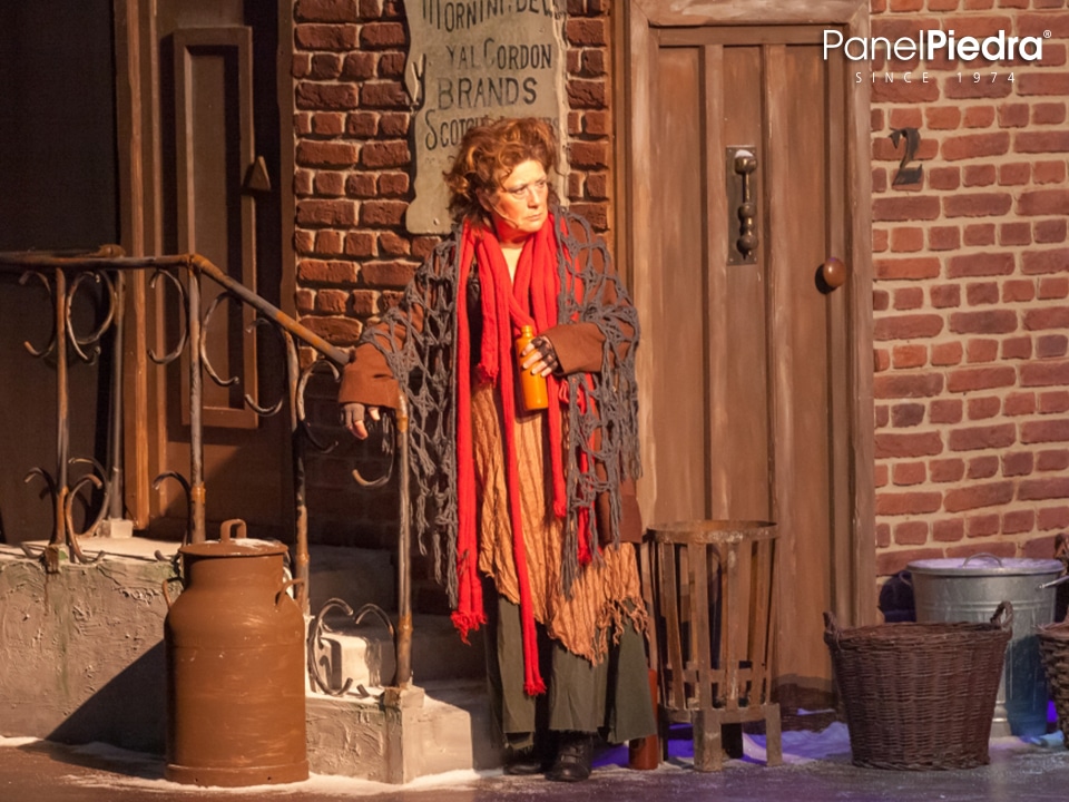 revestimiento con paneles de ladrillo en un teatro