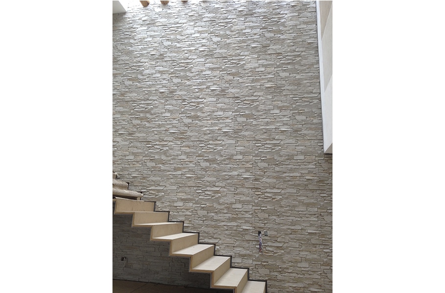 REVESTIMIENTO DE PARED IMITACIÓN A PIZARRA. PANELES DE POLIURETANO.