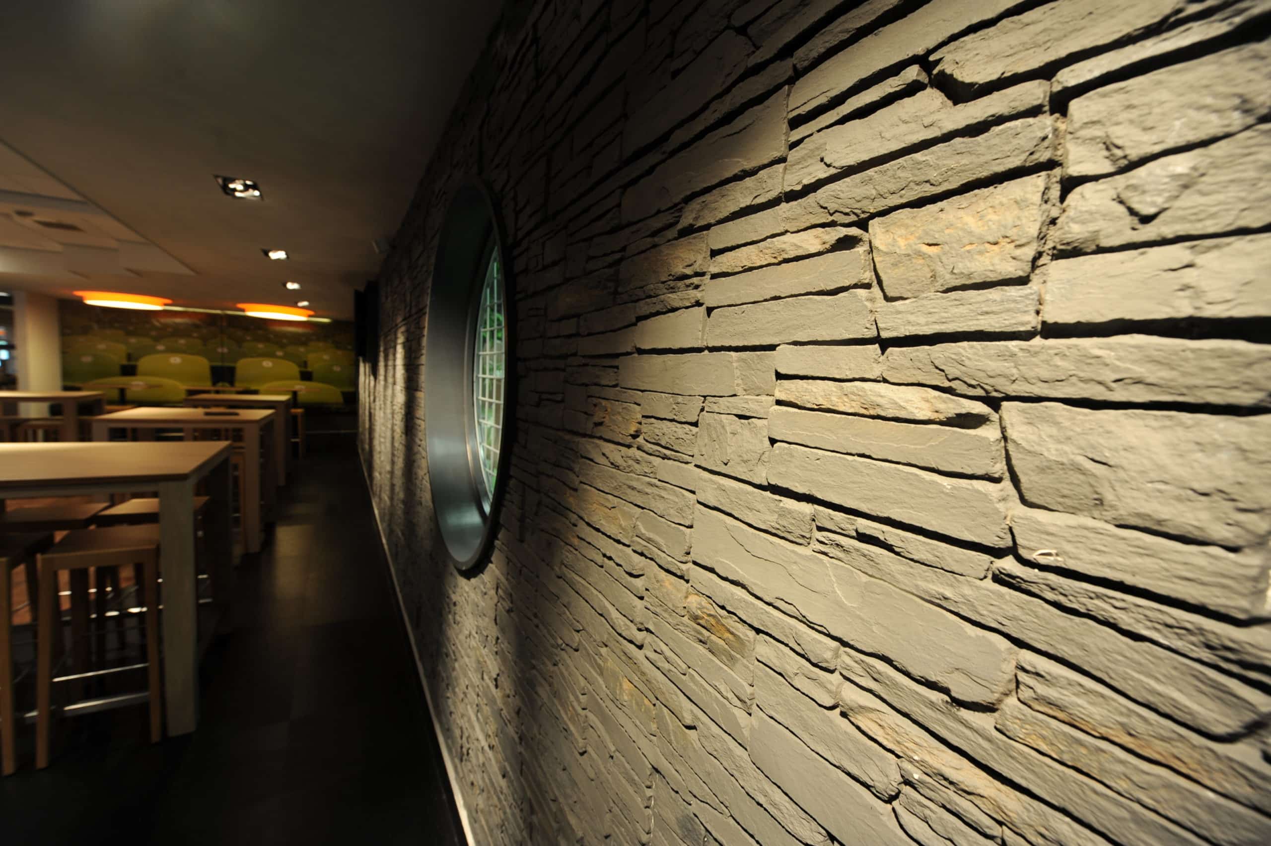 Paneles de Piedra Pizarra en un Restaurante